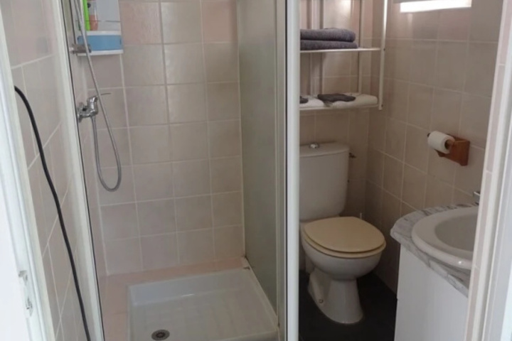 Room 6 of 13