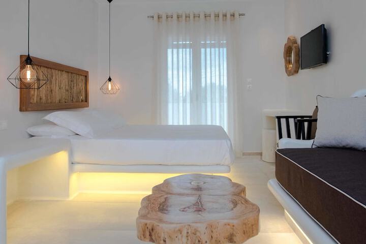 Room 4 of 53