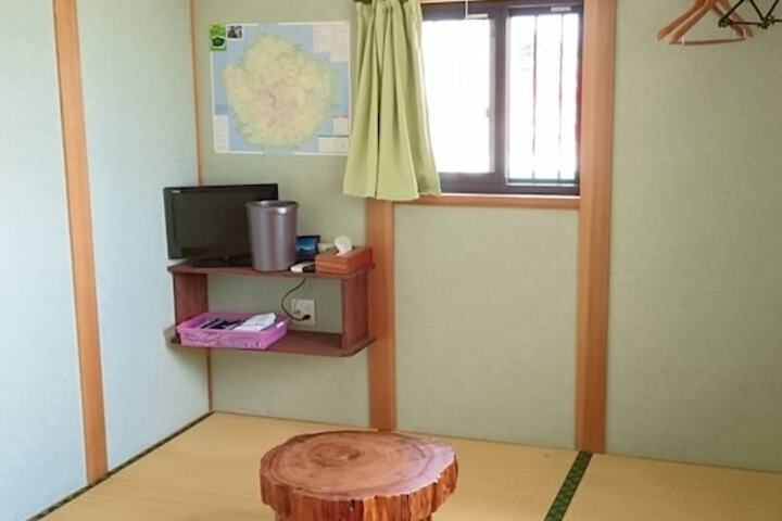 Room 7 of 30