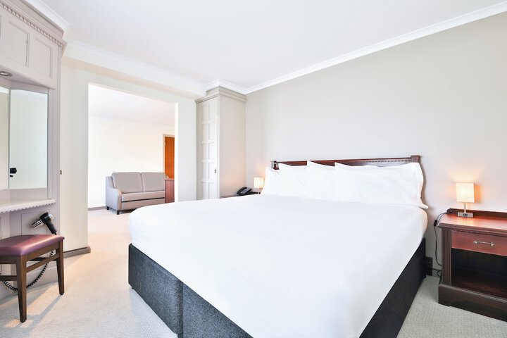 Room 32 of 110