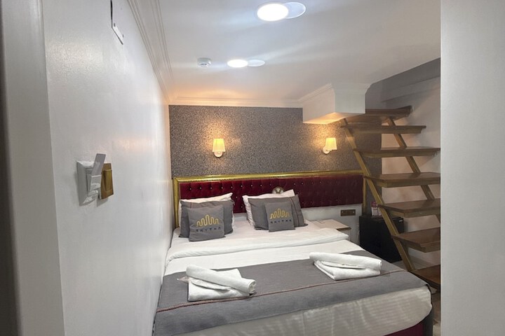 Room 28 of 110