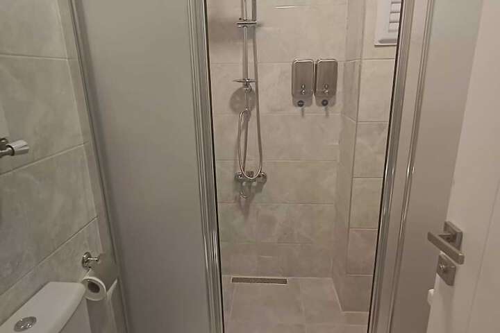 Room 21 of 30