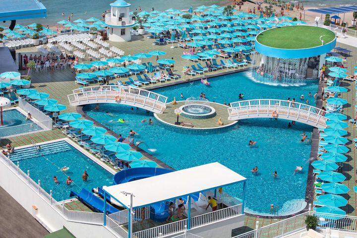 Pool 54 of 160