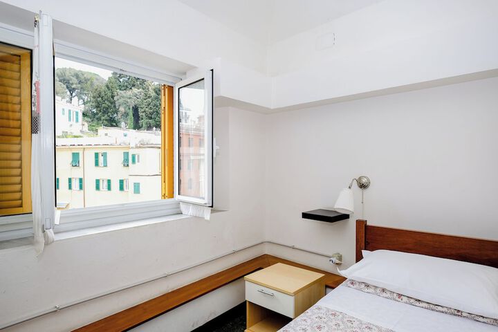 Room 7 of 25