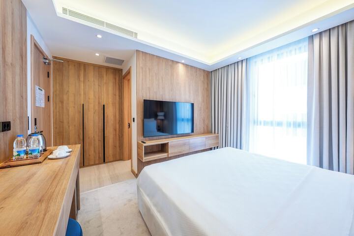 Room 9 of 37