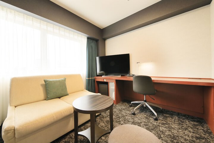 Room 11 of 43