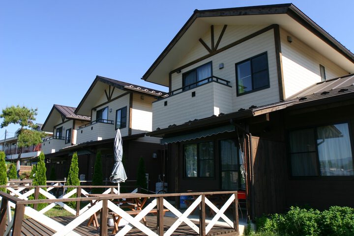 Sundeck 28 of 36