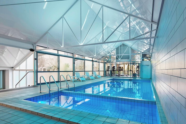 Hotel Pool