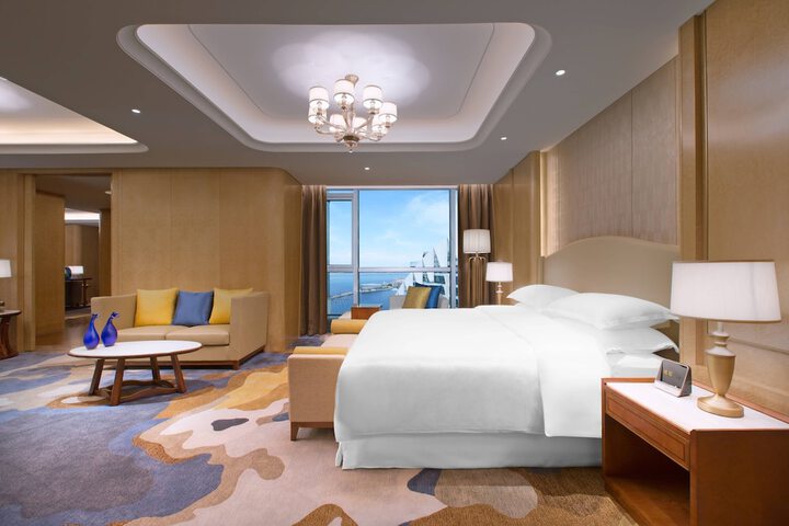 Room 16 of 53