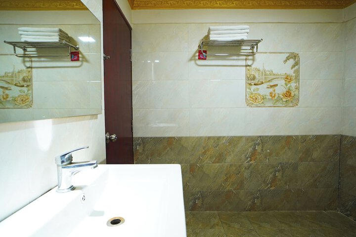 Room 51 of 94