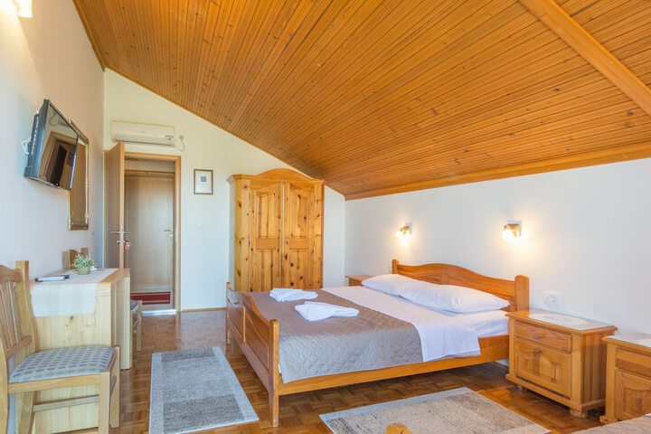 Room 14 of 47