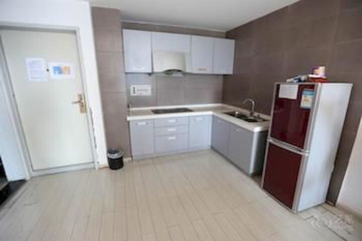 Room 30 of 93
