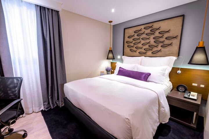 Room 10 of 67