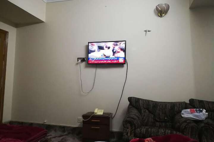 Room 4 of 13