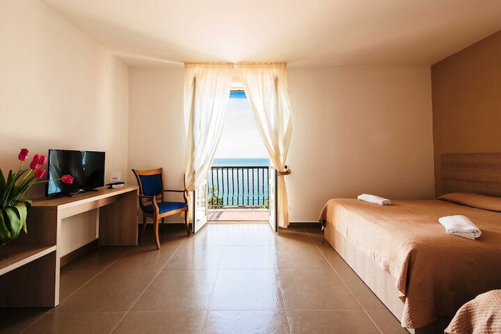 Room 7 of 23