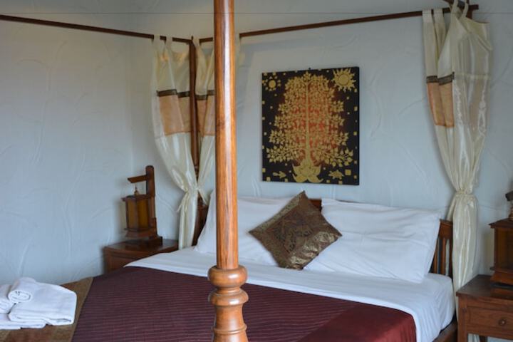 Room 15 of 46