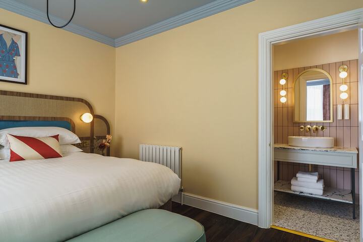 Room 43 of 135