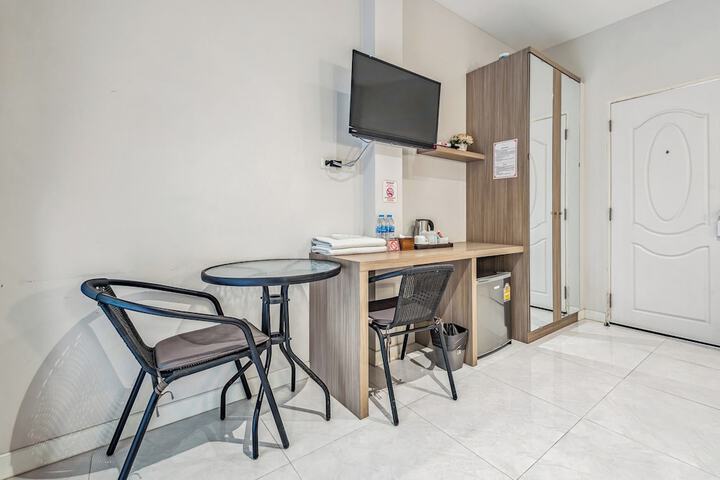 Room 8 of 20