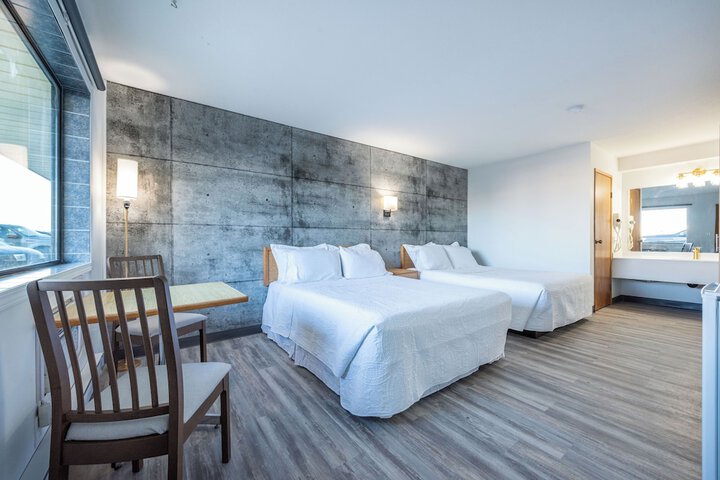 Room 7 of 18