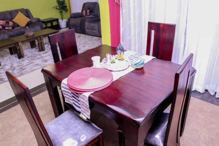 Dining 34 of 46