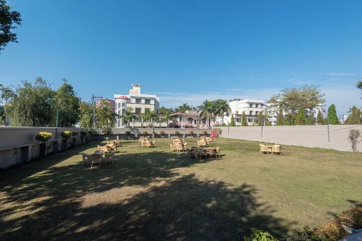 Hotel Exterior 56 of 59