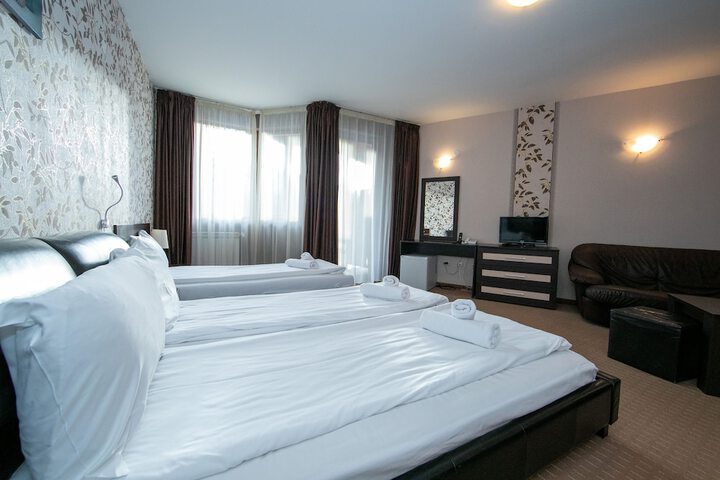 Room 5 of 43