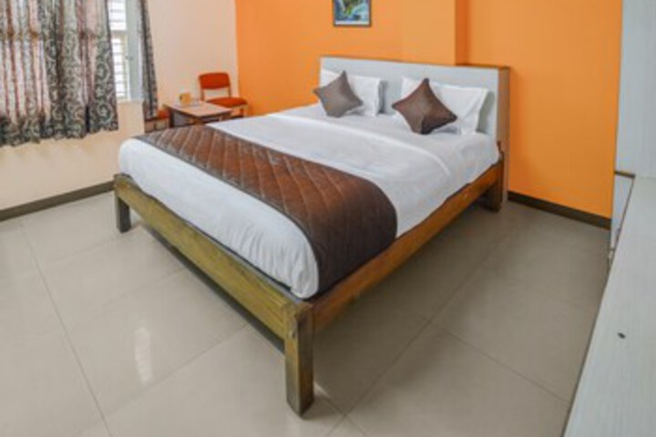 Room 18 of 26