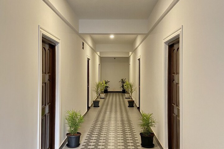 Ballroom/Hall 23 of 26