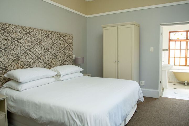 Room 12 of 37