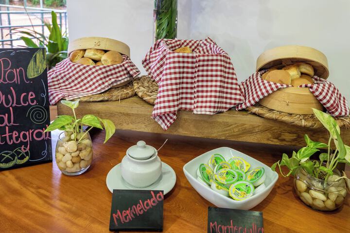 Breakfast area