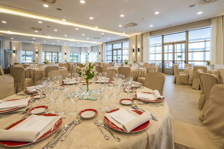 Ballroom/Hall 72 of 125