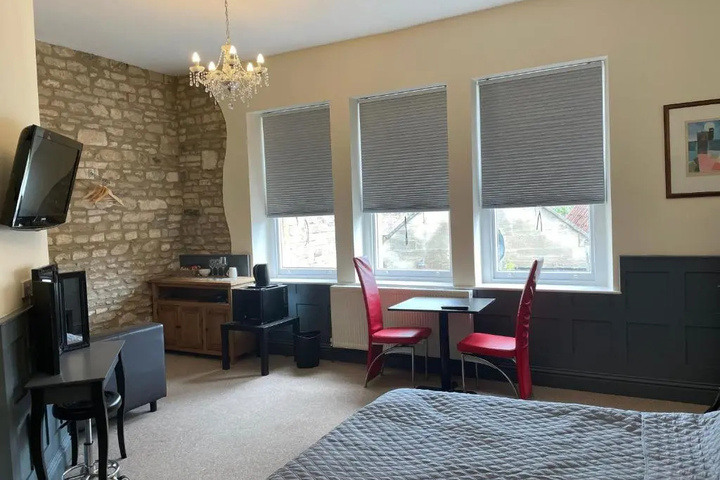 Room 2 of 14