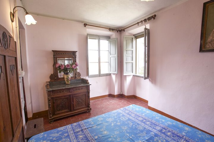 Room 4 of 19