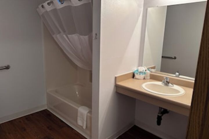 Room 253 of 390