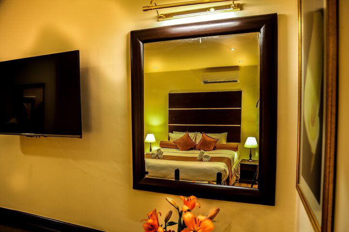 Room 6 of 39