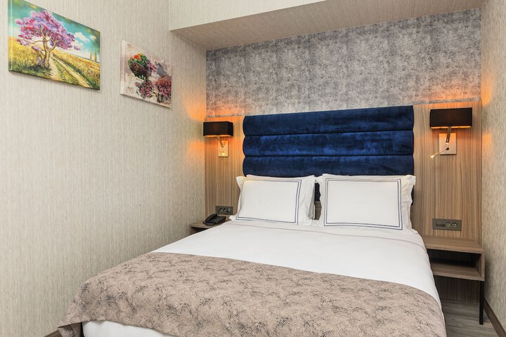 Room 30 of 128