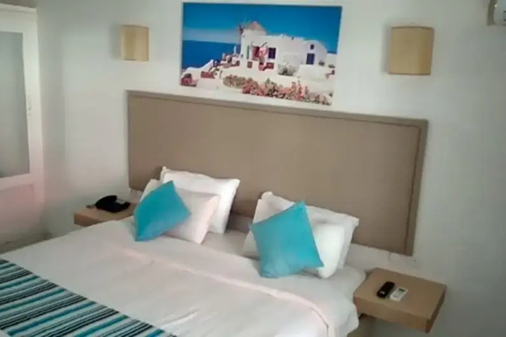 Room 2 of 9