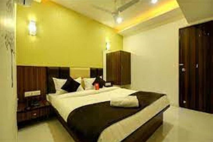 Room 11 of 20