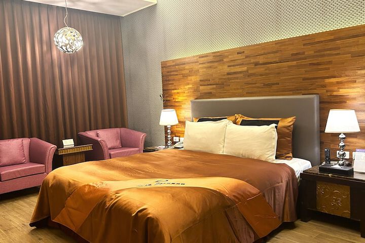 Room 29 of 97