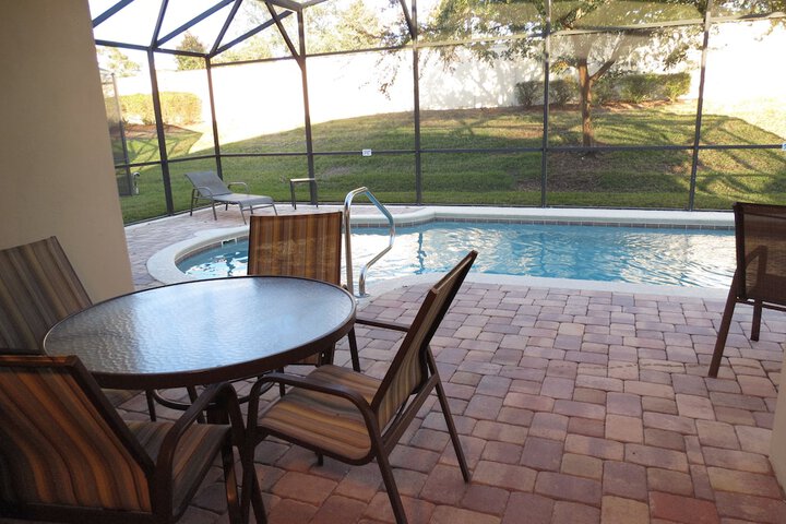 Pool 14 of 18