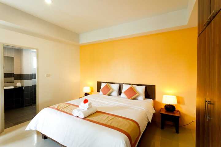 Room 11 of 27