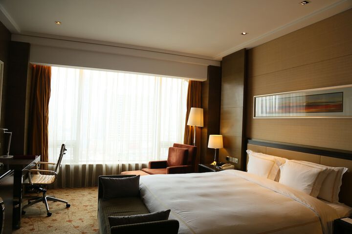 Room 7 of 82