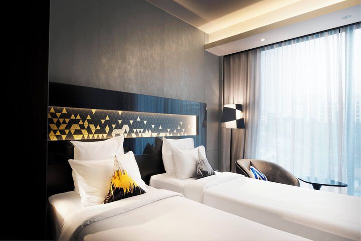 Room 3 of 74