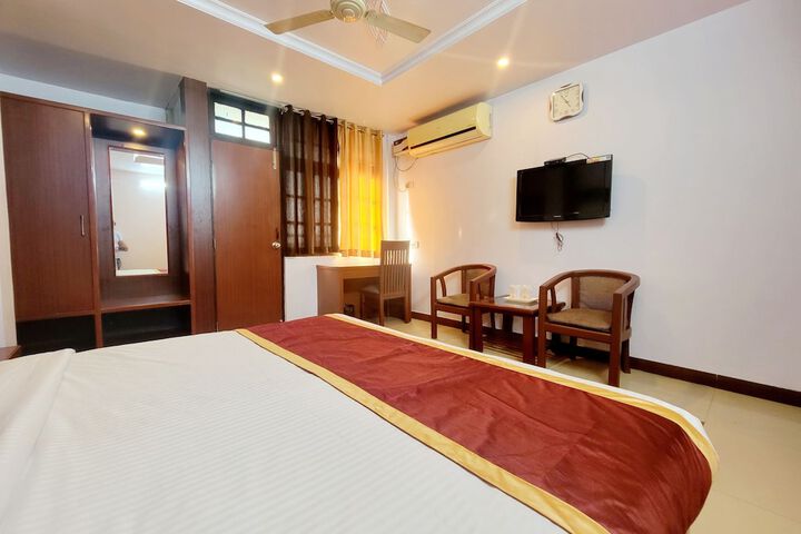 Room 10 of 38