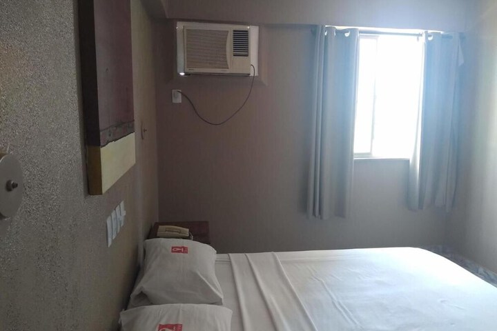 Room 27 of 47