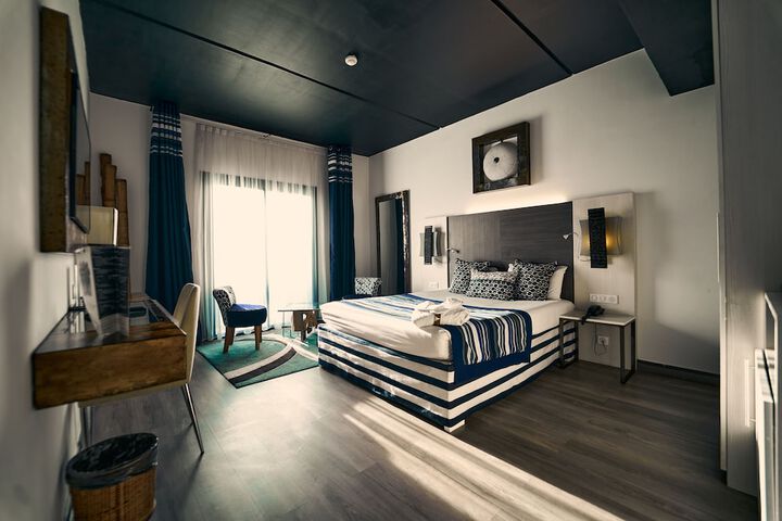 Room 21 of 100