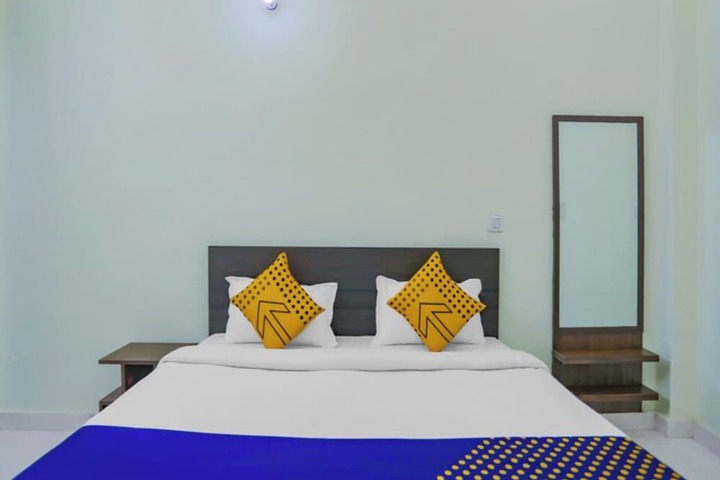 Room 5 of 18
