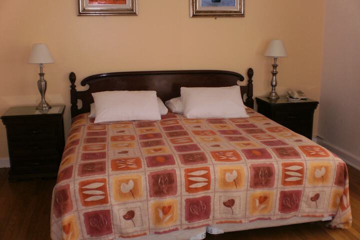 Room 6 of 86