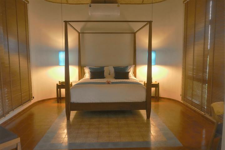 Room 27 of 39