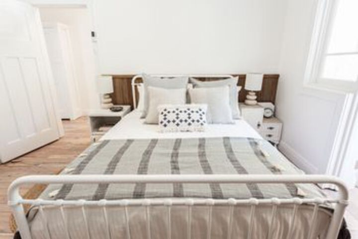 Room 4 of 20
